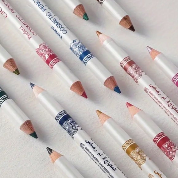 GIGI ROSE 12 Eyeliner Pencils: Colorful, Thin, Beginner-Friendly, and Versatile - Picture 2 of 4